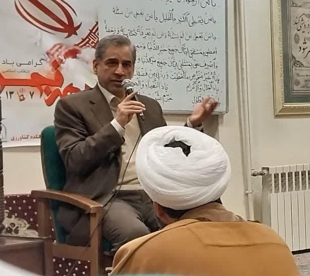  سخنرانی دکتر خلیلیان با موضوع چرایی وقوع انقلاب اسلامی ایران در پردیس کشاورزی 