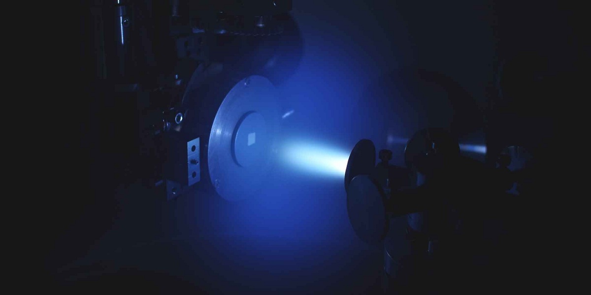 طراحی و ساخت لیزر دیسک نازک پالسی با توان متوسط حدود 500 وات در قالب یک رساله دانشجویی