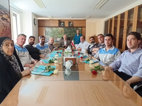  تقدیر از کارکنان بخش خدمات دانشکده علوم زیستی 